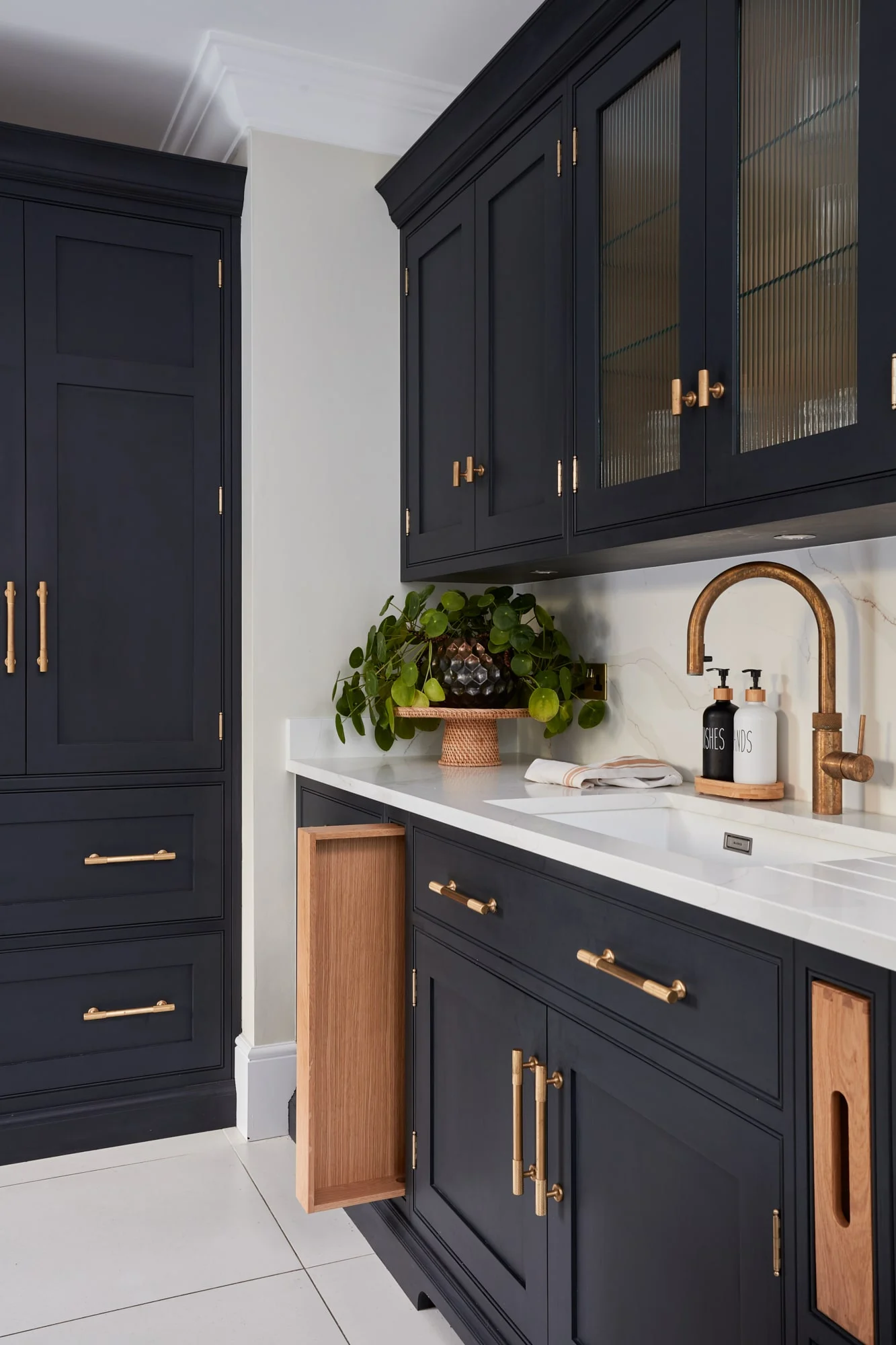 Bespoke kitchens handcrafted in Surrey for homes in Great Britain